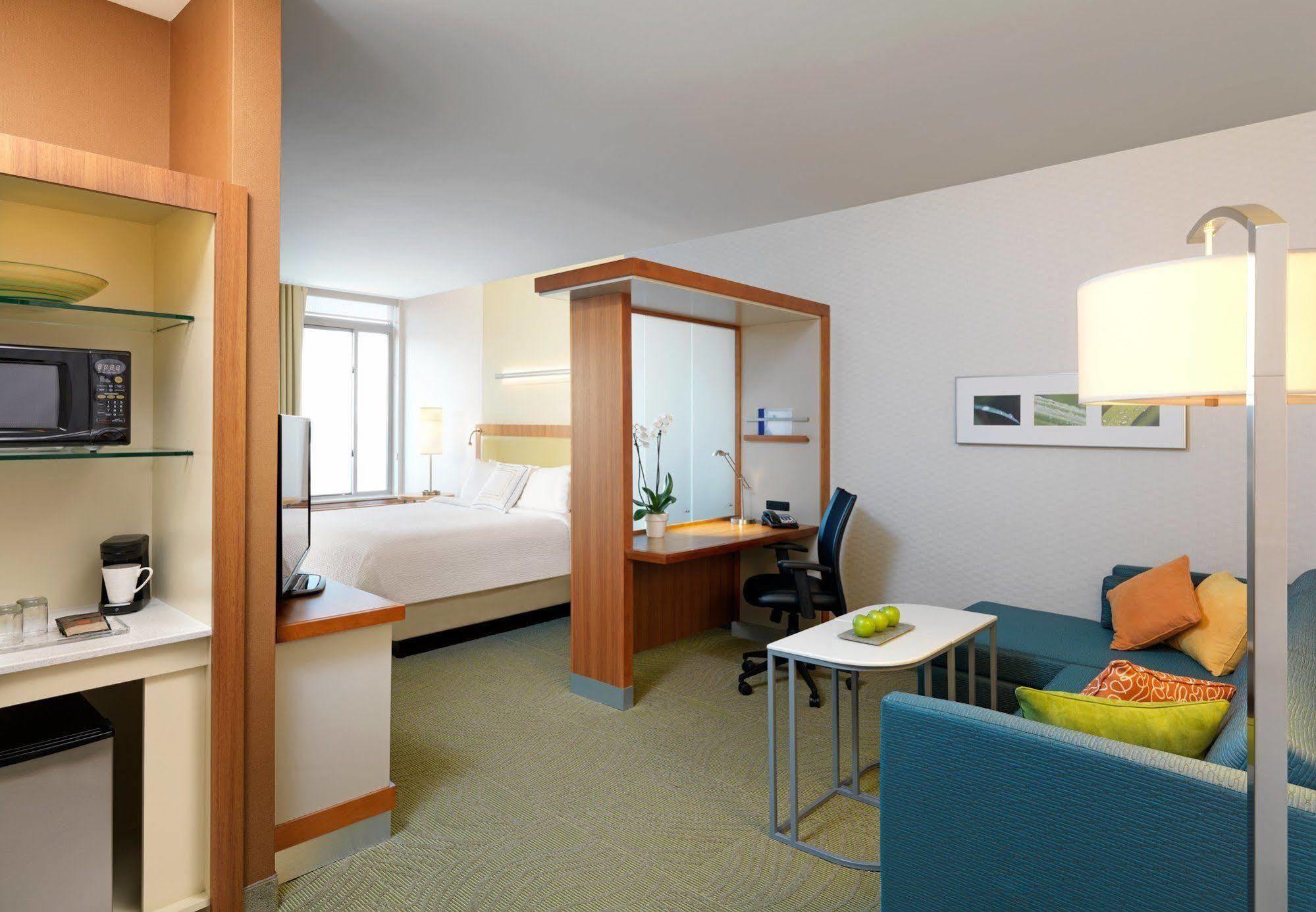 Springhill Suites By Marriott Coralville Εξωτερικό φωτογραφία