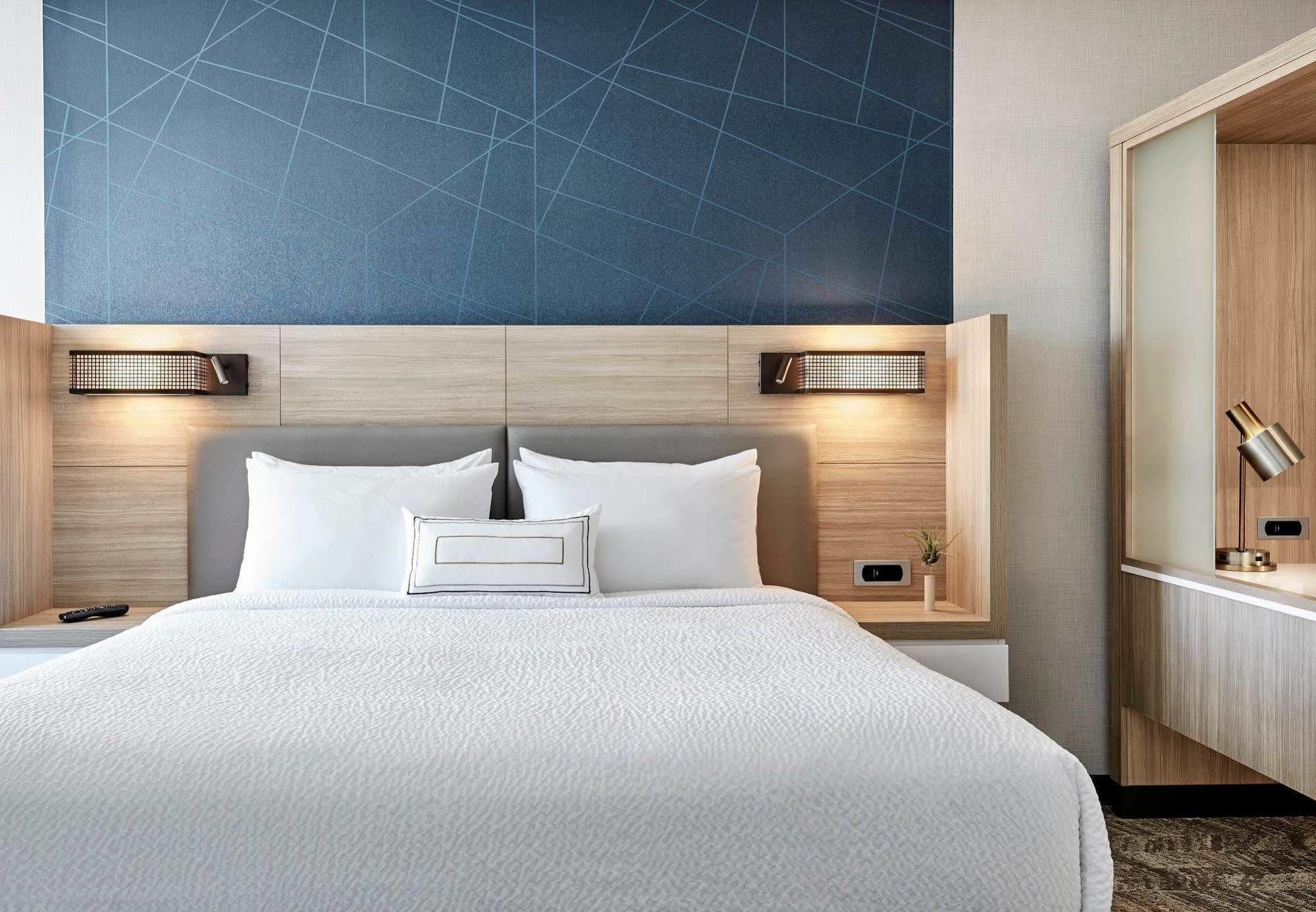 Springhill Suites By Marriott Coralville Εξωτερικό φωτογραφία