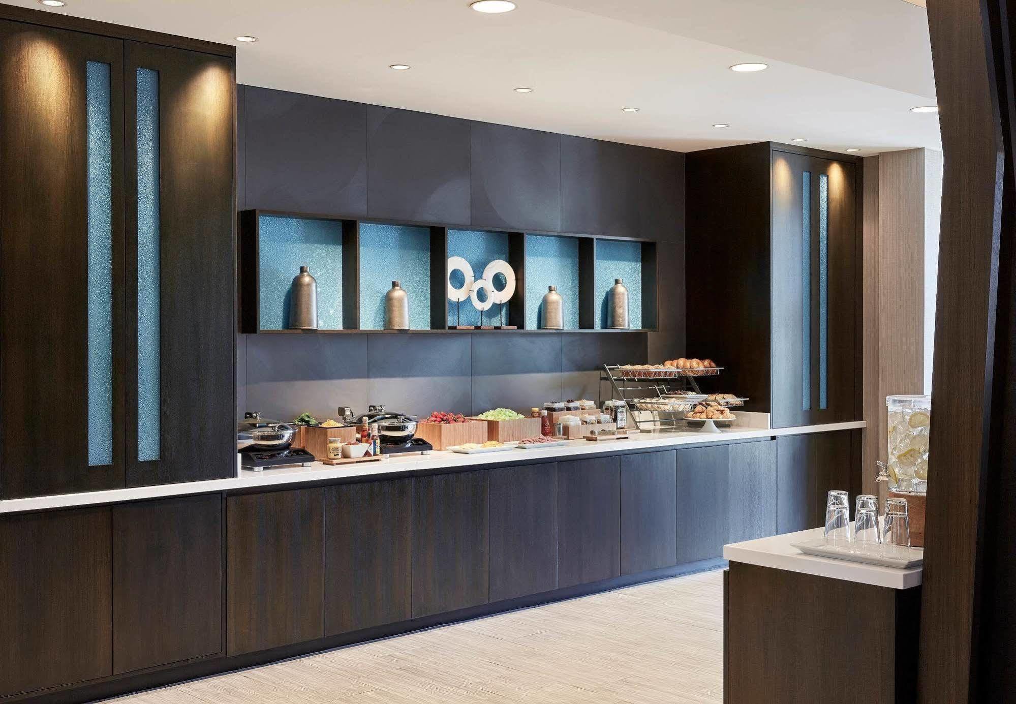 Springhill Suites By Marriott Coralville Εξωτερικό φωτογραφία