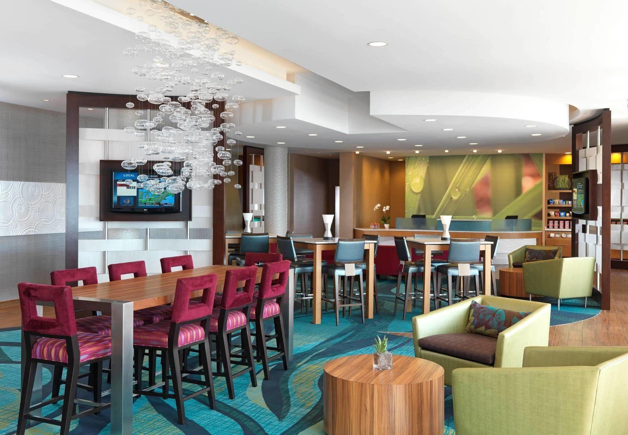 Springhill Suites By Marriott Coralville Εξωτερικό φωτογραφία