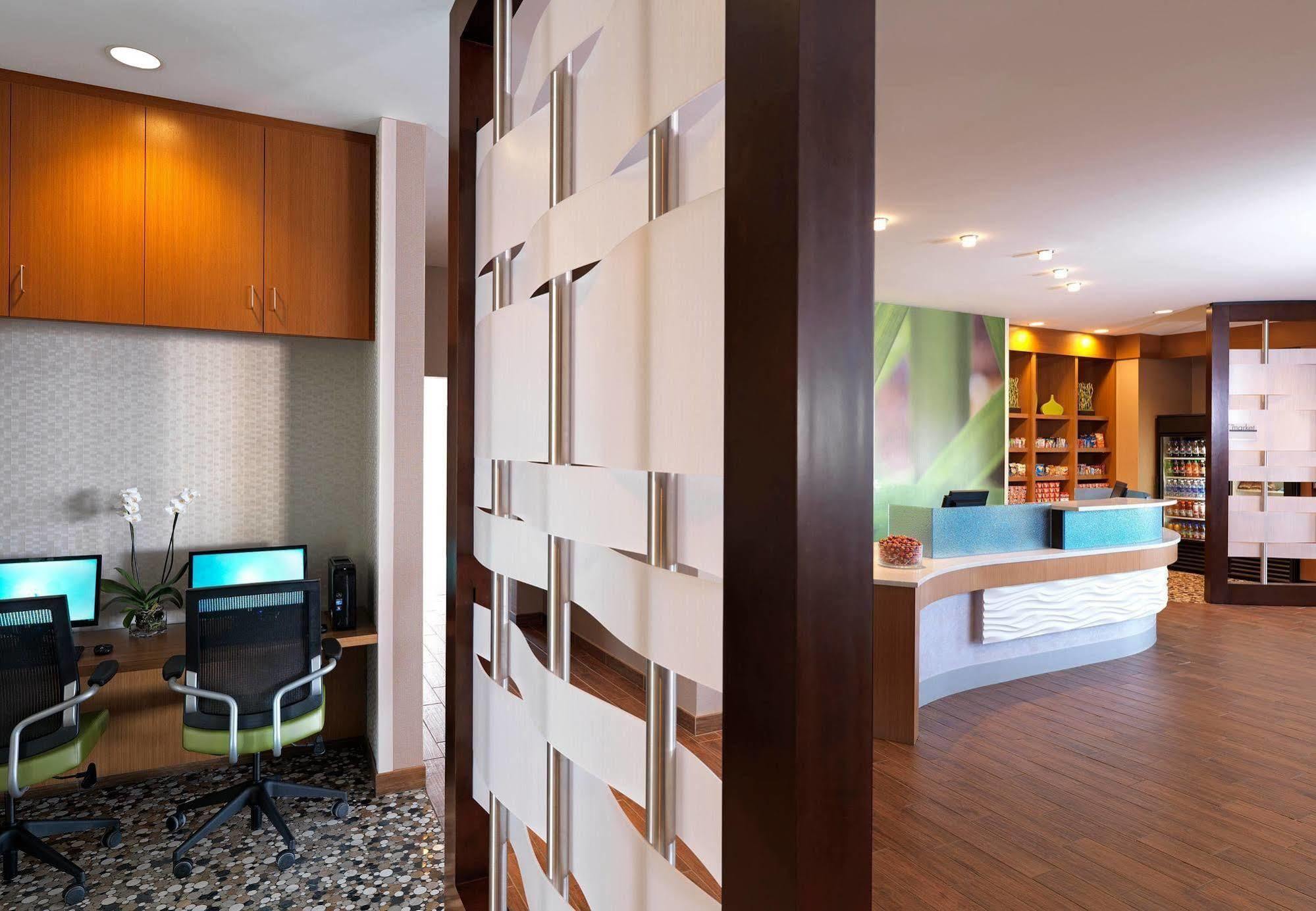 Springhill Suites By Marriott Coralville Εξωτερικό φωτογραφία